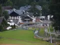 Tor saneczkowy w Karpaczu. Zobacz aktualny cennik i zaplanuj ekscytującą przejażdżkę po krętych torach zjazdowych.