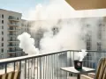 Czy można palić na balkonie w hotelu? Zasady, które musisz znać