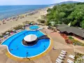 Idealne tanie wczasy w Bułgarii: plaża, baseny z barem i mnóstwo słońca.