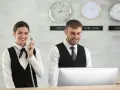 Ile godzin pracuje recepcjonistka w hotelu? Odkryj prawdę o pracy
