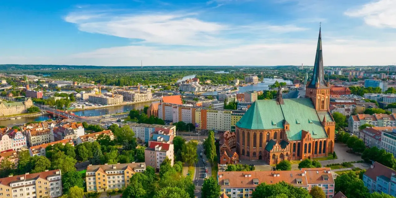 Z czego słynie Szczecin? Odkryj unikalne smaki i atrakcje miasta