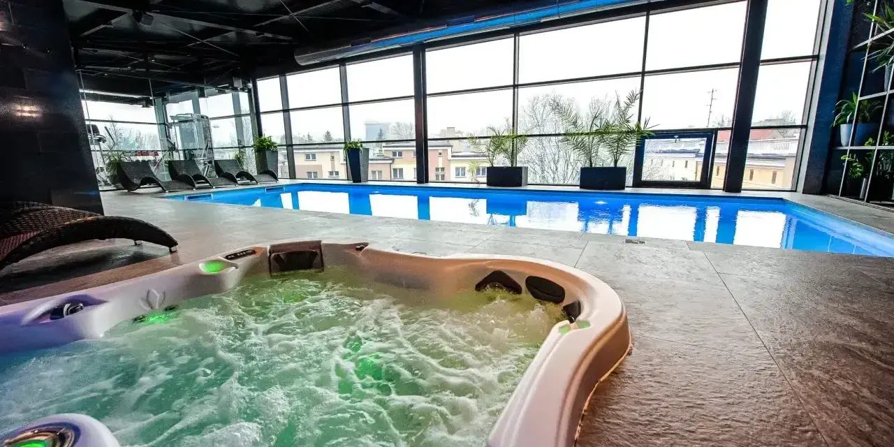 Relaks w jacuzzi i basenie w Białymstoku. Sprawdź aktualny białystok basen cennik i zaplanuj wizytę.