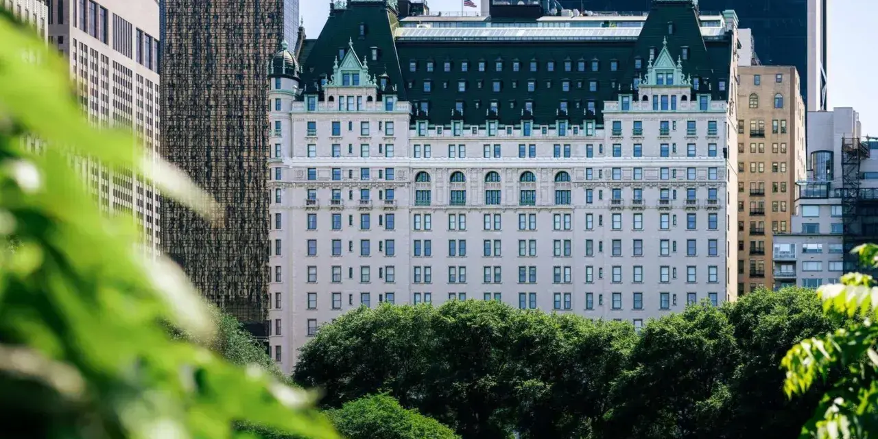 Hotel Plaza w Nowym Jorku, marzenie o luksusie. Zastanawiasz się, ile kosztuje noc w hotelu Plaza Nowy Jork?