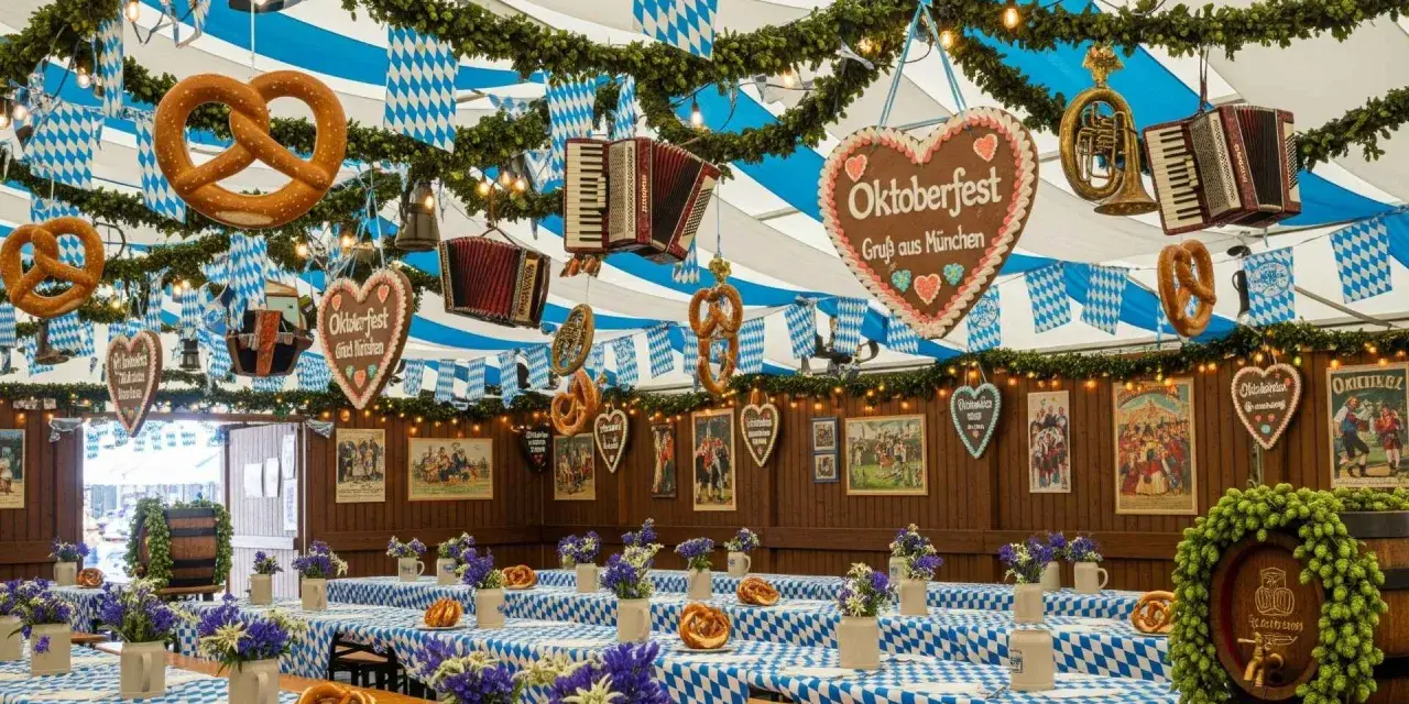 Oktoberfestowe dekoracje: precle, akordeony, serca z piernika. Idealne inspiracje, co przywieźć z Niemiec!