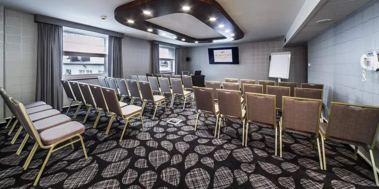 Jak łatwo dojechać do hotelu Airport Okęcie? Sprawdź najlepsze opcje