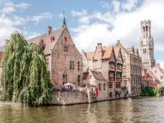 Bruggia, Belgia: malownicze kanały i zabytkowa architektura. Ciekawe ciekawostki o Belgii czekają na odkrycie!