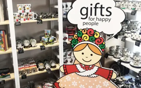 Gdzie kupić pamiątki z Poznania? Odkryj najlepsze miejsca i oferty