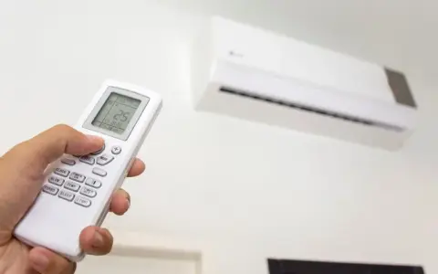 Jak ustawić klimatyzację w hotelu, aby cieszyć się komfortem w upały