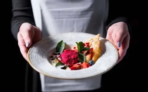 Gdzie zjeść w Janowie Podlaskim? Sprawdzone restauracje, które musisz odwiedzić