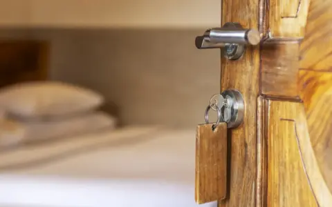 Czym się różni hotel 4-gwiazdkowy od 5? Odkryj kluczowe różnice