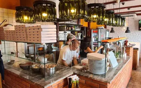 Co zjeść w Łodzi? Odkryj najlepsze lokalne smaki i restauracje