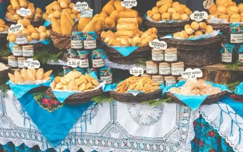 Co zjeść w Zakopanem? Odkryj najlepsze góralskie przysmaki