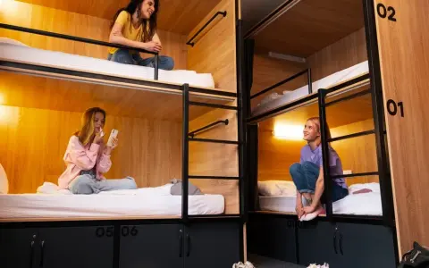 Czym się różni hotel od motelu? Kluczowe różnice, które musisz znać