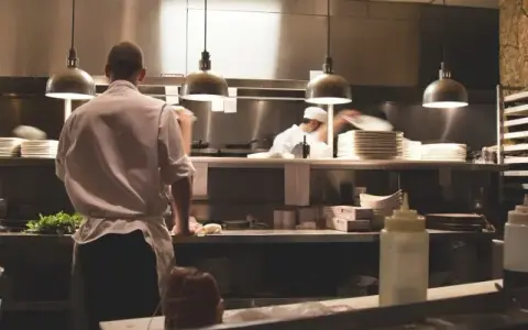 Gdzie zjeść w Golubiu-Dobrzyniu? Odkryj najlepsze restauracje
