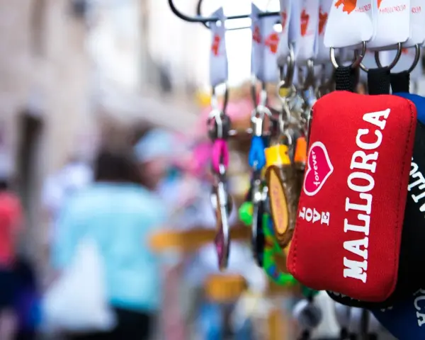 Co warto przywieźć z Majorki? Najlepsze pamiątki i lokalne smaki