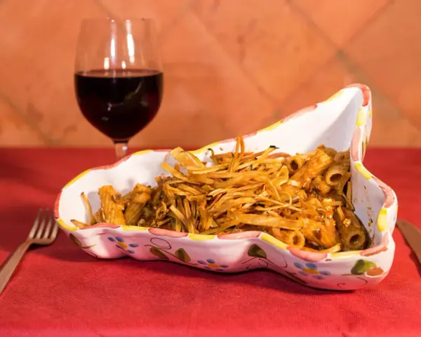 Gdzie zjeść w Katanii? Odkryj najlepsze lokalne restauracje i smaki