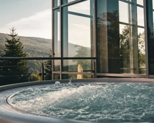 Jak korzystać z jacuzzi w hotelu – uniknij błędów i ciesz się relaksem