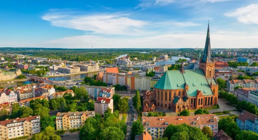 Z czego słynie Szczecin? Odkryj unikalne smaki i atrakcje miasta