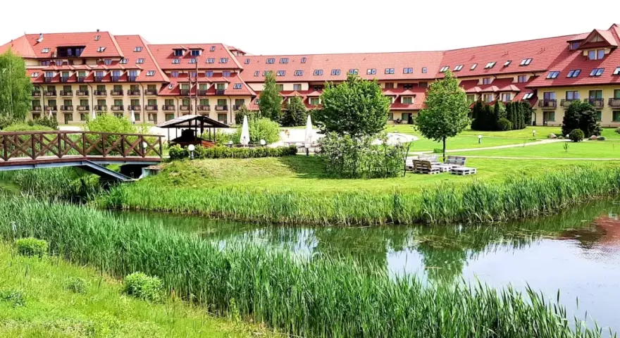 Hotel Ossa ile pokoi - poznaj szczegóły i wybierz idealny nocleg