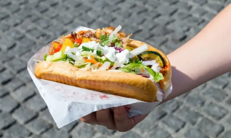 Gdzie zjeść w Berlinie? Odkryj ukryte skarby kulinarne miasta