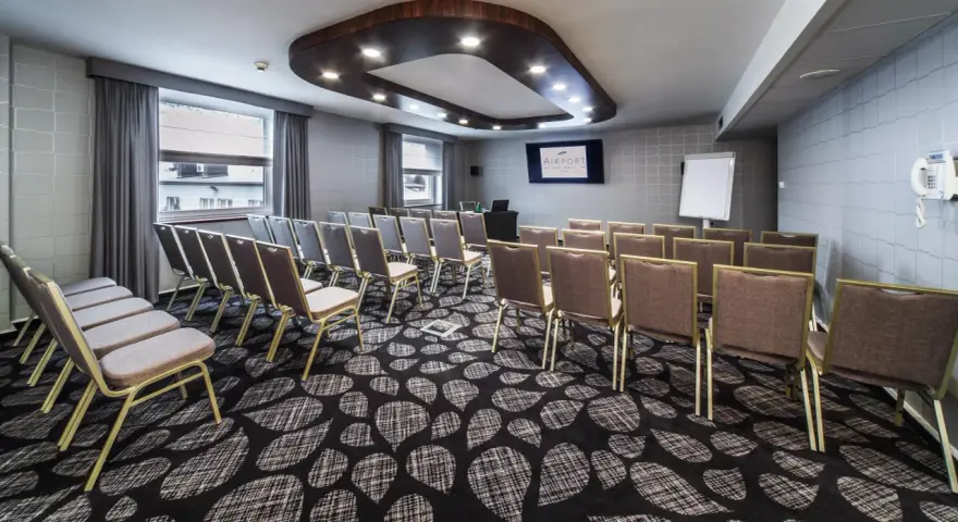 Jak łatwo dojechać do hotelu Airport Okęcie? Sprawdź najlepsze opcje