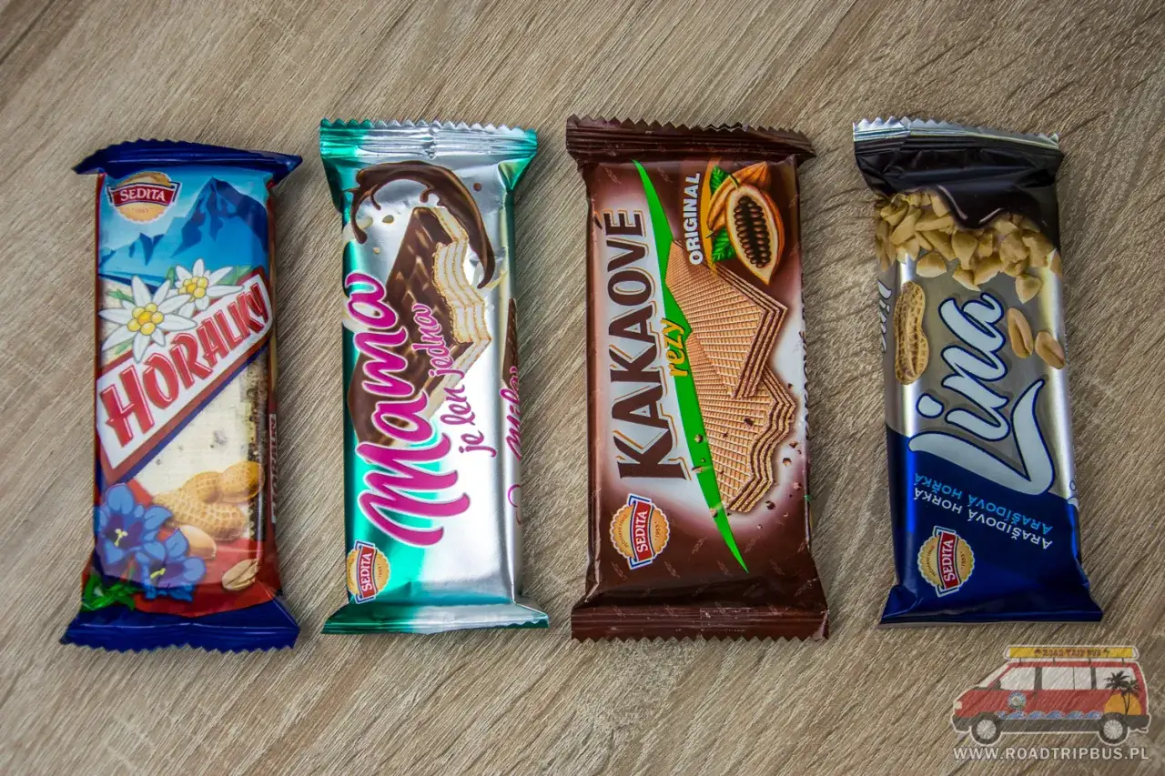 Słowackie słodycze: Horaliky, Mama, Kakaové rezy, Lina. Idealne, by sprawdzić, co kupić na Słowacji.