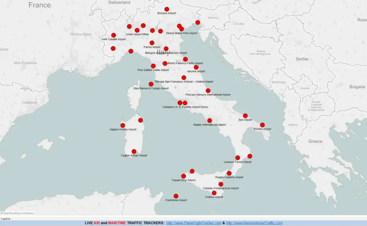 Mapa z zaznaczonymi lotniskami we Włoszech. Planujesz loty do Włoch? Zobacz, gdzie możesz wylądować.